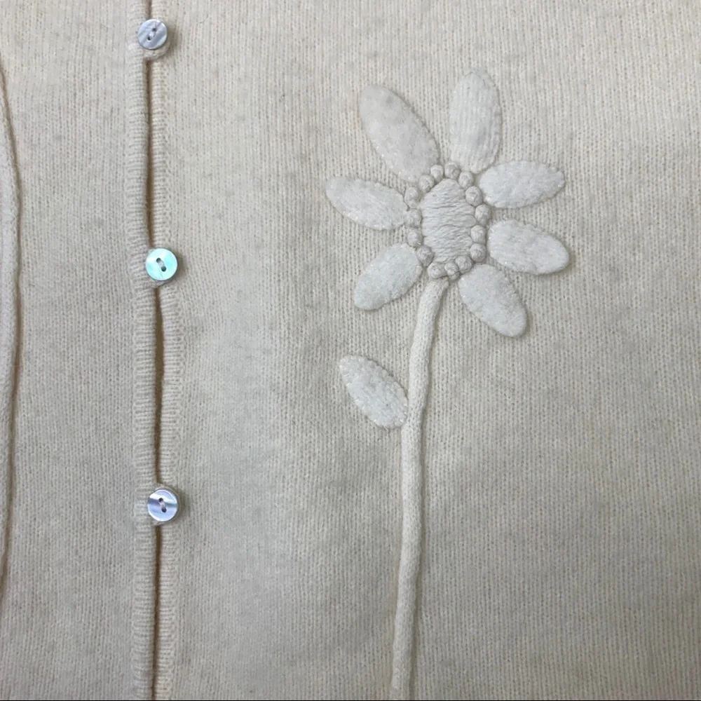 Alexandra Bartlett 100% Lambs Wool Button Cardigan Size Medium Petite